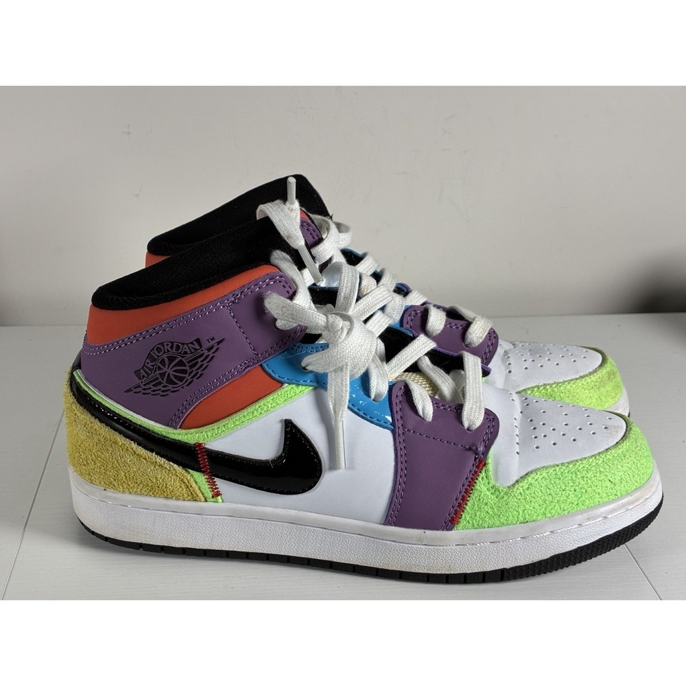 Nike Womens Air Jordan 1 Mid SE CW1140 Multicolor Basketball Shoes Sneakers 8 - Picture 2 of 9